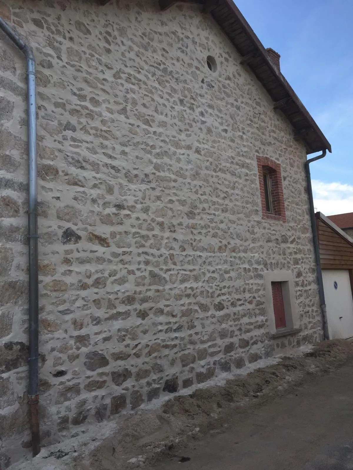Réalisation de rejointoiement de façade en pierre en Haute-Loire 3