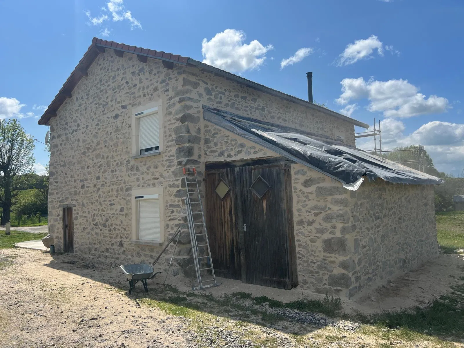 Réalisation de rejointoiement de façade en pierre en Haute-Loire 5